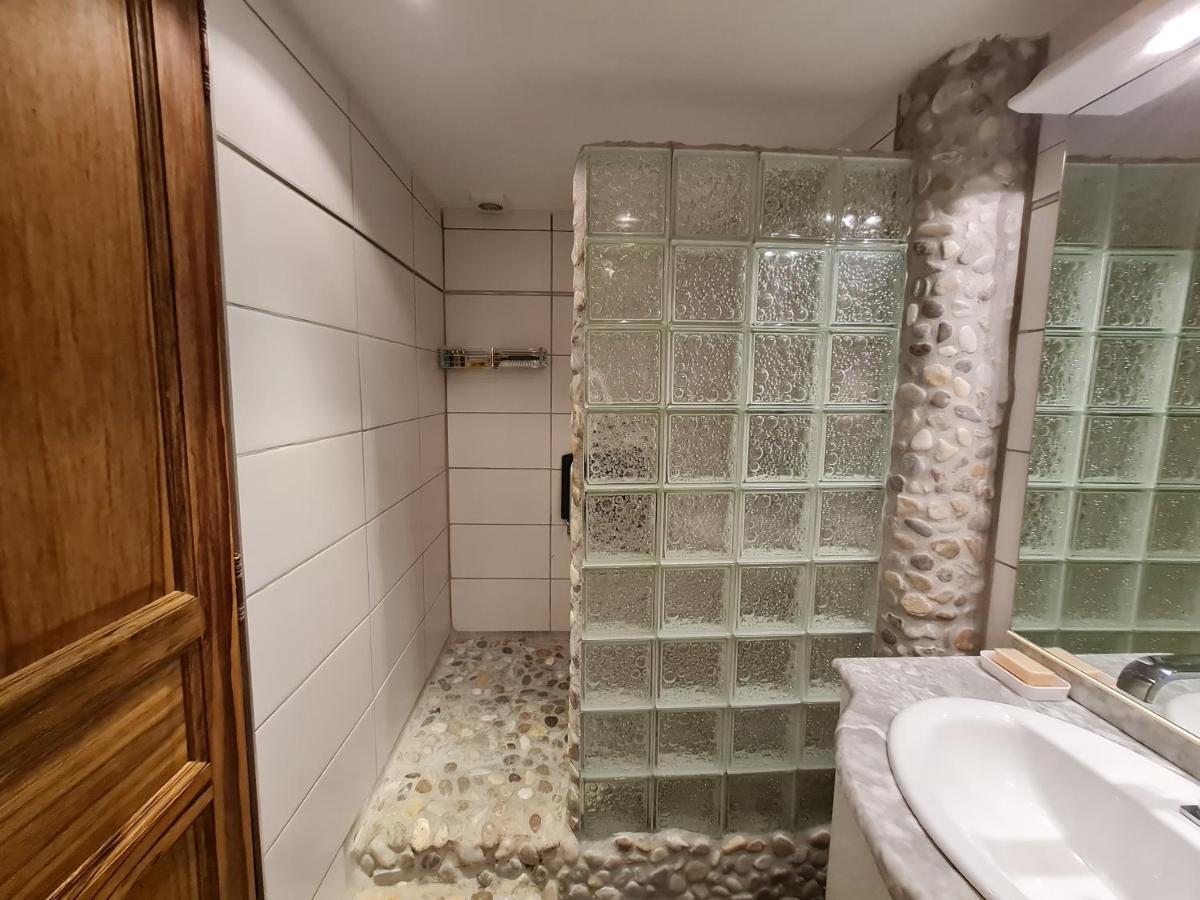 Bel Appartement Renove, Avec Terrasse Et Piscine La Croix-Valmer Exteriör bild